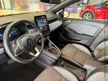 Photo 14 Renault Clio  1.6 E-Tech 145ch full hybrid Techno - 24