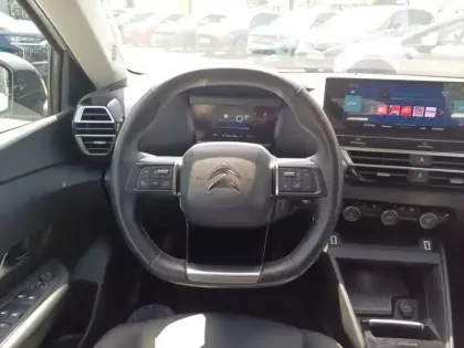 Photo 8 Citroën C4 e- 136 ch Automatique