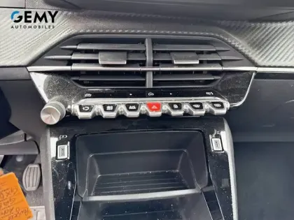 Photo 18 Peugeot 2008  PureTech 100 S&S BVM6