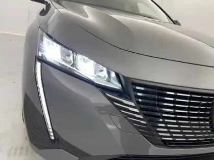 Photo 53 Peugeot 308  Hybrid 145 e-DCS6