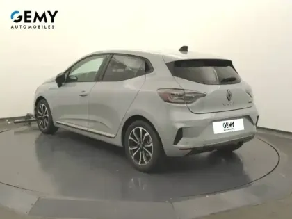 Photo 6 Renault Clio  E-Tech full hybrid 145