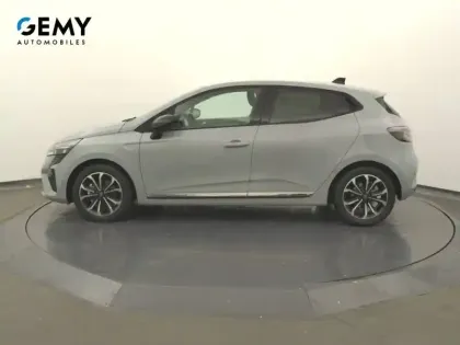 Photo 18 Renault Clio  E-Tech full hybrid 145
