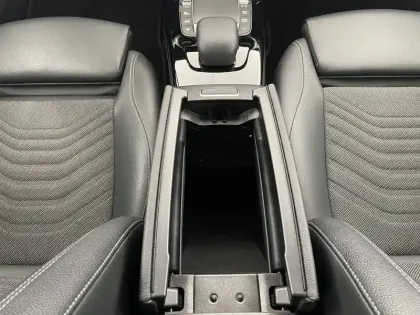 Photo 17 Mercedes Classe A  250 e 8G-DCT