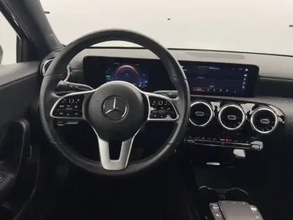 Photo 11 Mercedes Classe A  250 e 8G-DCT