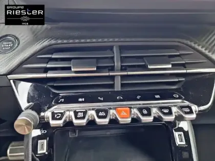 Photo 14 Peugeot 2008  PureTech 130 S&S EAT8