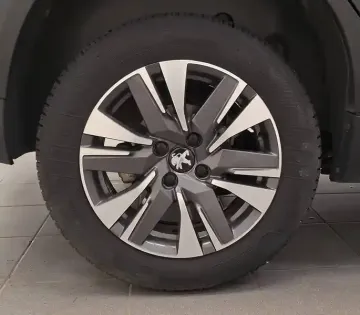 Photo 14 Peugeot 2008  1.2 PureTech 110ch S&S EAT6