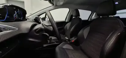 Photo 9 Peugeot 2008  1.2 PureTech 110ch S&S EAT6
