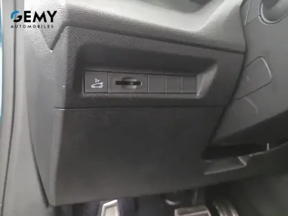Photo 16 Peugeot 408  Hybrid 136 e-DCS6