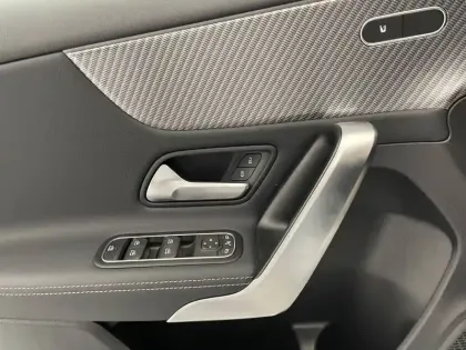 Photo 26 Mercedes Classe A  180 d