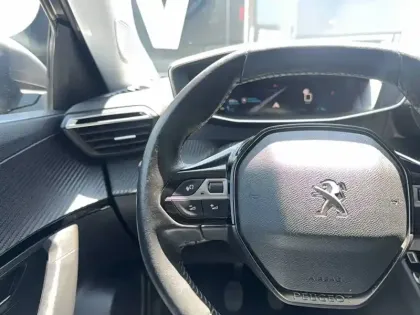 Photo 30 Peugeot 2008  BlueHDi 110 S&S BVM6