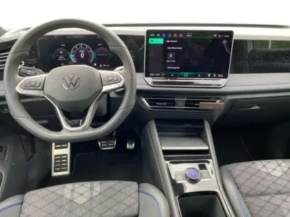 Photo 7 Volkswagen Tiguan NOUVEAU 1.5 ETSI 150CH DSG7 R LIN