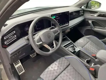 Photo 8 Volkswagen Tiguan NOUVEAU 1.5 ETSI 150CH DSG7 R LIN