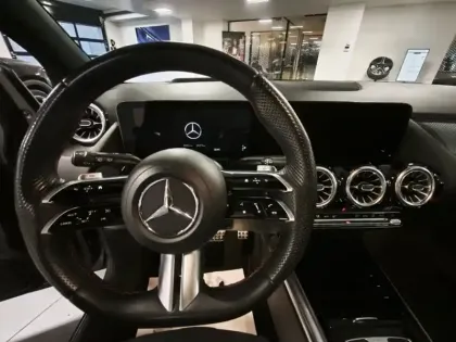 Photo 10 Mercedes Classe B 200 d AMG Line