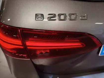 Photo 16 Mercedes Classe B 200 d AMG Line