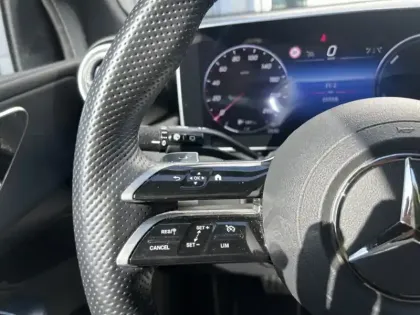 Photo 17 Mercedes GLC  300 e  Hybrid EQ 4MATIC AM