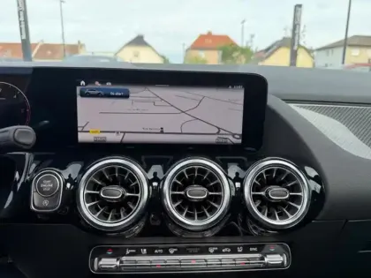 Photo 39 Mercedes GLA 200 d AMG Line
