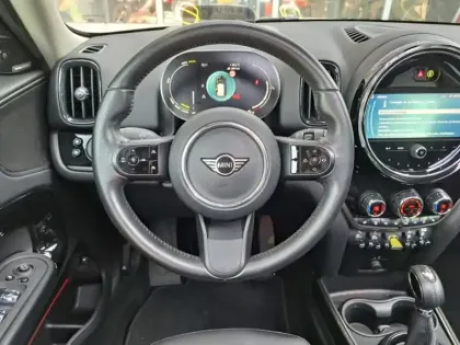 Photo 33 Mini Countryman Cooper S E Yours ALL4