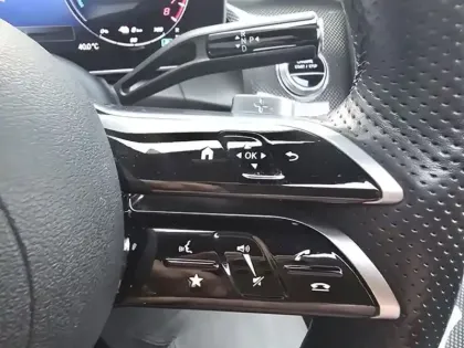 Photo 18 Mercedes GLC  300 e  Hybrid EQ 4MATIC AMG L