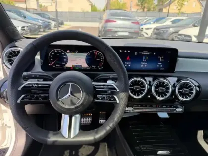Photo 34 Mercedes Classe A 250 e Hybrid EQ AMG Line