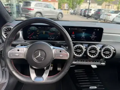 Photo 15 Mercedes CLA  200 d Coupé AMG Line