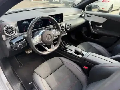 Photo 11 Mercedes CLA  200 d Coupé AMG Line