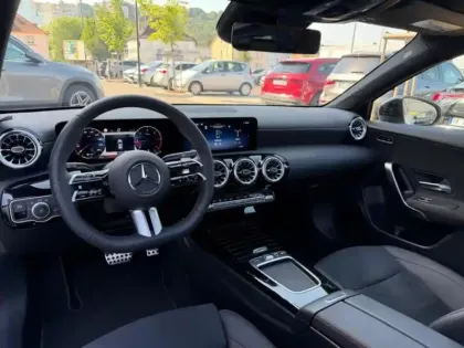 Photo 30 Mercedes Classe A 200 d AMG Line
