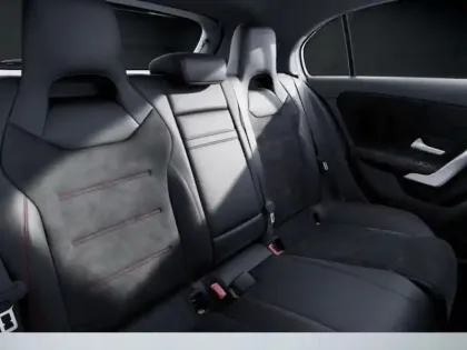 Photo 8 Mercedes Classe A 200 d AMG Line