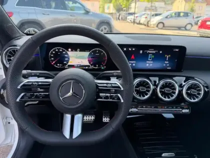 Photo 34 Mercedes Classe A 200 d AMG Line