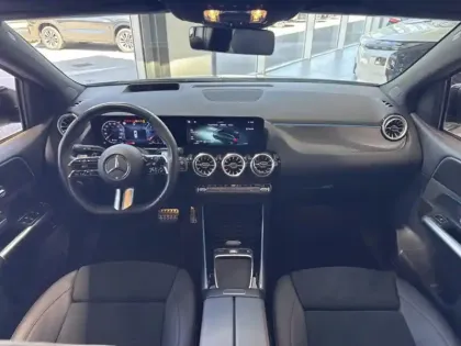 Photo 10 Mercedes Classe B 200 d AMG Line