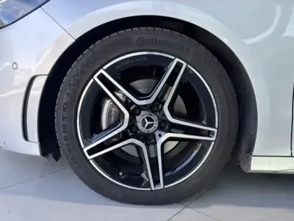 Photo 8 Mercedes Classe B 200 d AMG Line