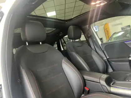Photo 11 Mercedes GLA 200 d AMG Line