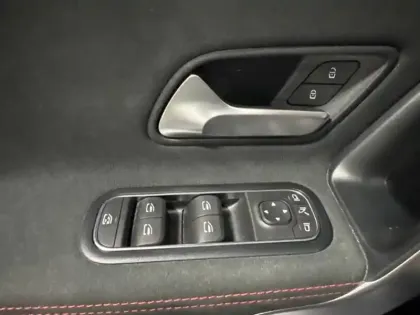 Photo 13 Mercedes Classe A 250 e AMG Line