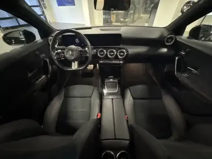 Photo 10 Mercedes Classe A 250 e AMG Line