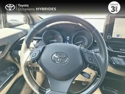Photo 12 Toyota C-HR  2.0 Hybride 184ch Design Ultimate E-CVT