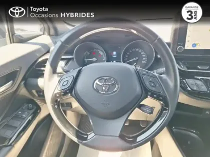 Photo 10 Toyota C-HR  2.0 Hybride 184ch Design Ultimate E-CVT