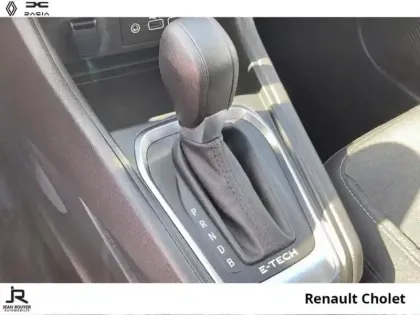 Photo 5 Renault Captur  1.6 E-Tech hybride 145ch Equilibre