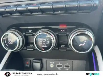 Photo 11 Renault Clio  1.6 E-Tech hybride 145ch Techno
