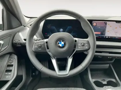 Photo 5 BMW Serie 1 Série 1 116A 122ch M Sport Design DKG7