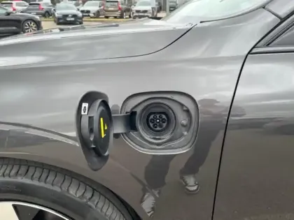 Photo 13 Volvo Xc60  T6 Hybride Rechargeable 253 + 145ch Ultra Style Chrome Geartronic 8 AWD
