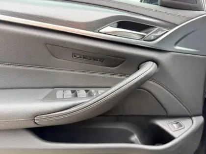 Photo 11 BMW Serie 5 Série 5 Touring 530dA xDrive 286ch M Sport Steptronic