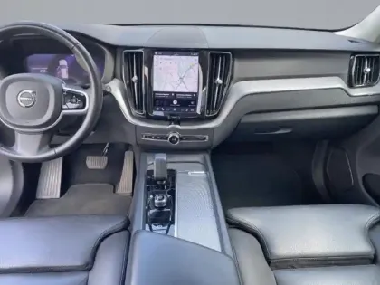 Photo 10 Volvo XC60  B4 197ch Plus Style Dark Geartronic