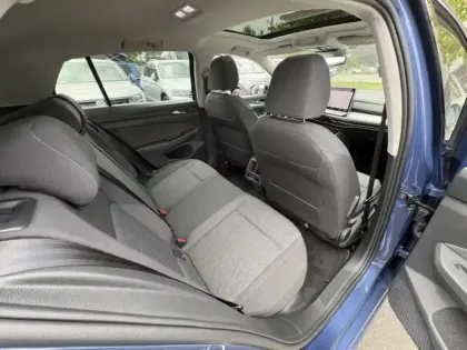 Photo 13 Volkswagen Golf  1.5 eHybrid 204ch VW Edition DSG6