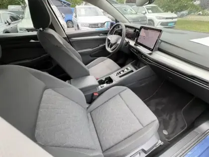 Photo 12 Volkswagen Golf  1.5 eHybrid 204ch VW Edition DSG6
