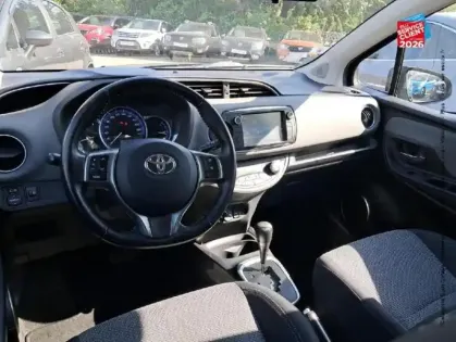 Photo 14 Toyota Yaris  HSD 100h France 5p