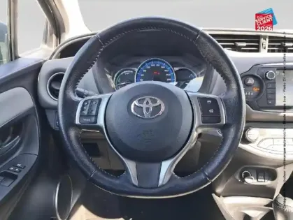 Photo 11 Toyota Yaris  HSD 100h France 5p