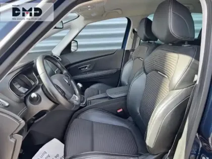 Photo 8 Renault Scenic Grand  1.7 Blue dCi 150ch Intens