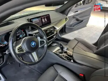 Photo 14 BMW Serie 5 Série 5 545eA xDrive 394ch M Sport Steptronic