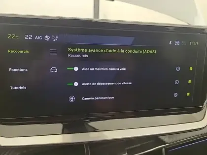 Photo 18 Peugeot 2008  Hybrid 136 e-DCS6