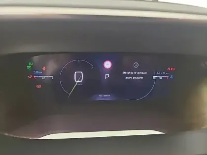 Photo 9 Peugeot 2008  Hybrid 136 e-DCS6