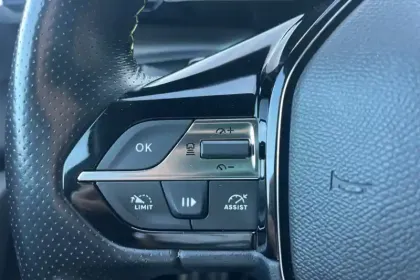Photo 28 Peugeot 308  PHEV 225 e-EAT8